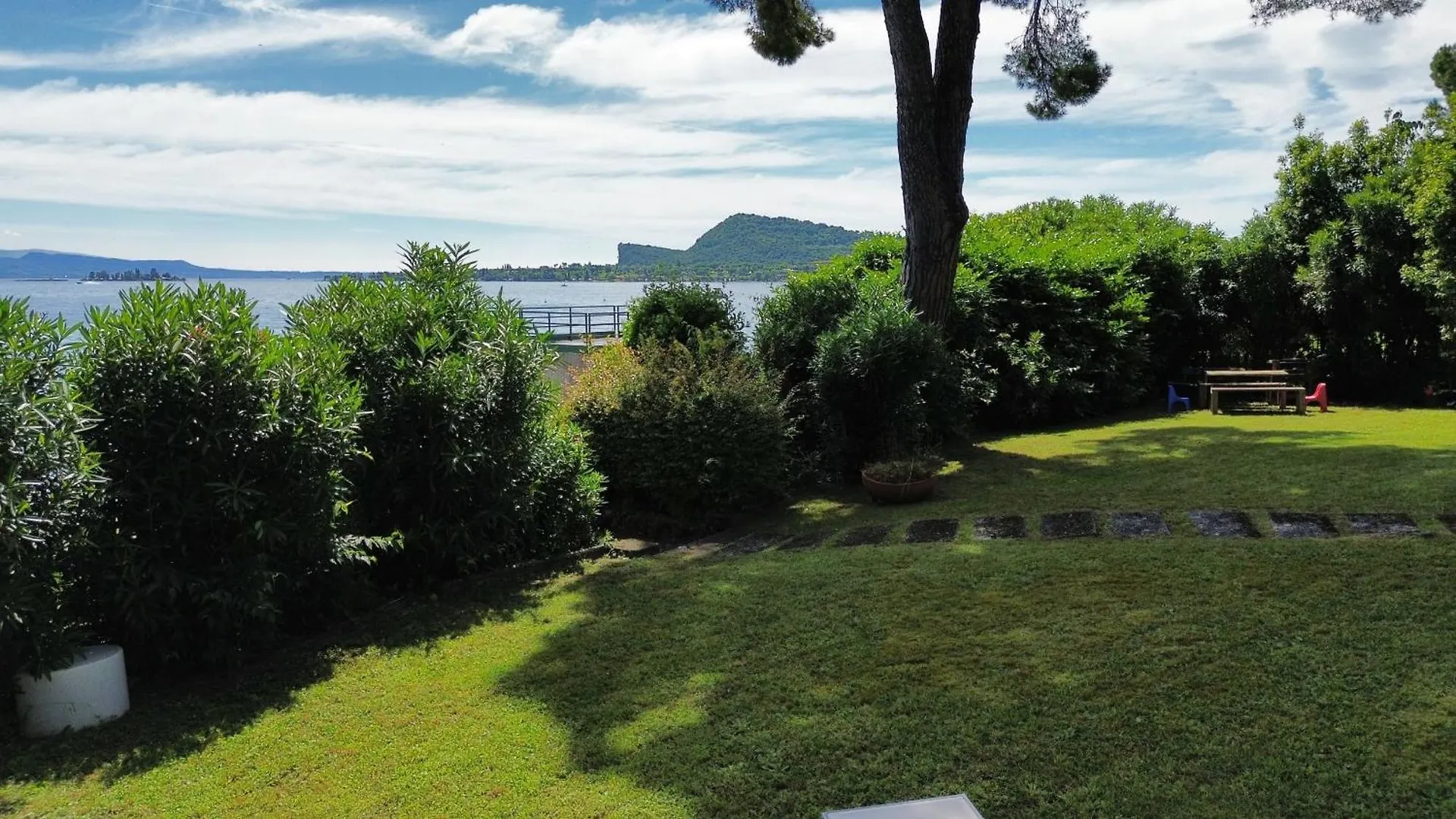 Villa 7 Bello By Bookinggardalake Raffa Italia